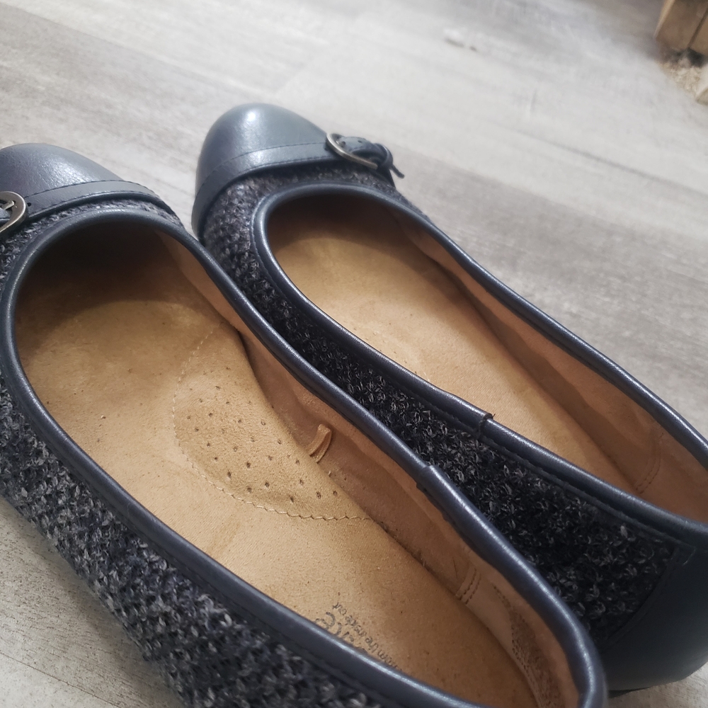 Comfortview Navy and Gray Women's Flats - Picture 2 of 3